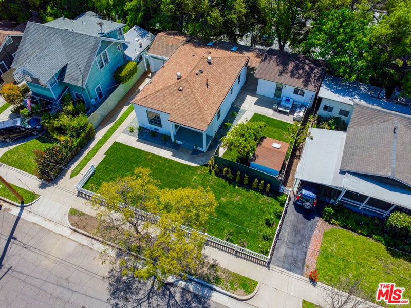 1133 Foothill St