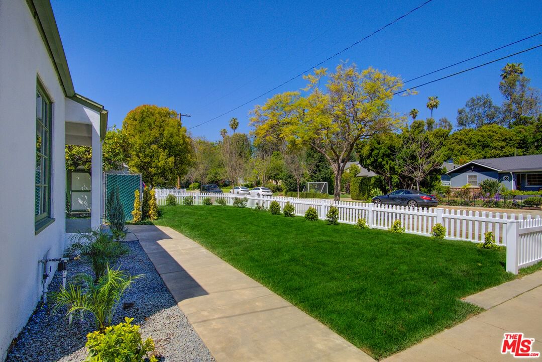 Foothill photo 10