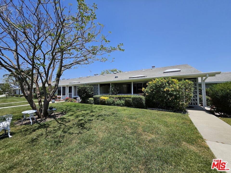 Fresh Meadow Ln photo 1