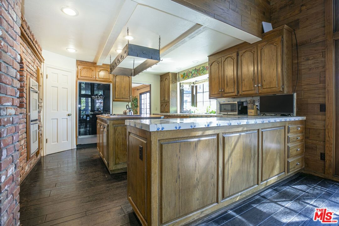 Beaudry photo 26