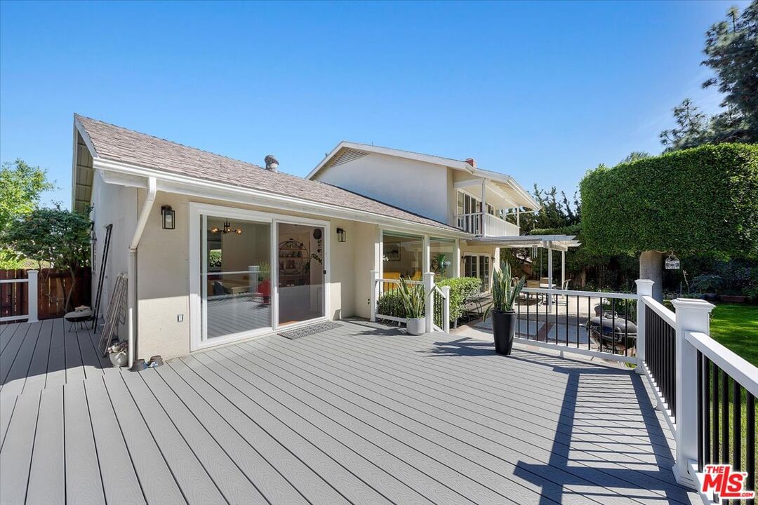 Country Hills photo 25