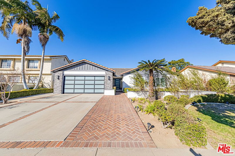 1427 Paseo Grande