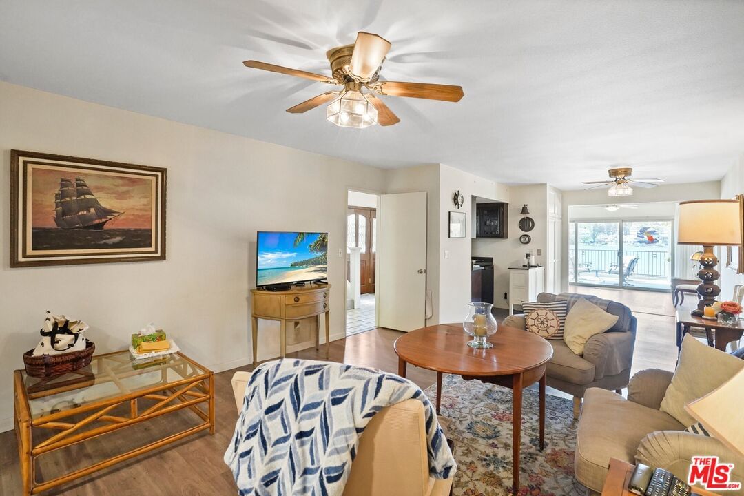 Beachlake photo 36