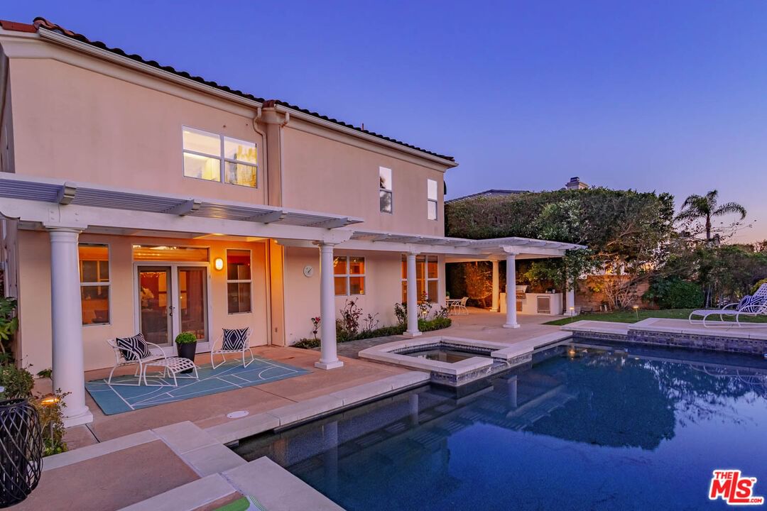 Rutherford Hill photo 9