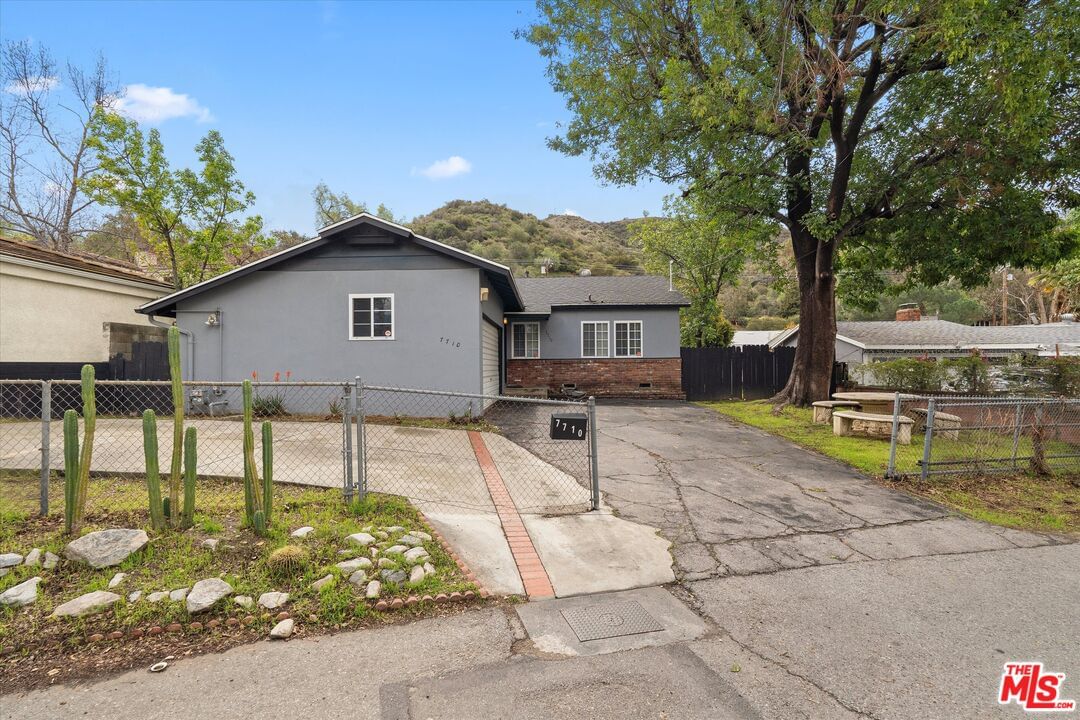 Thousand Oaks photo 21