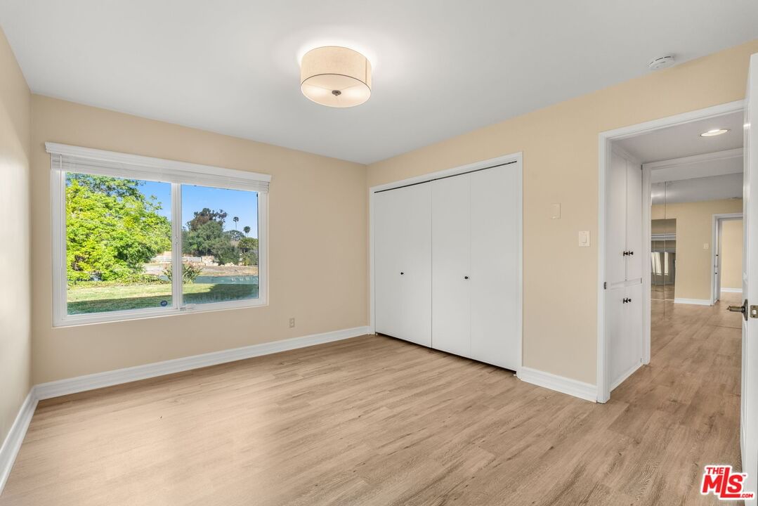 Palos Verdes Dr N photo 31