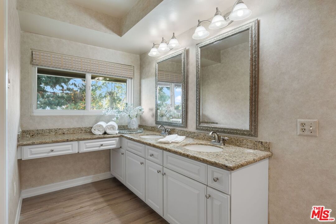 Palos Verdes Dr N photo 42