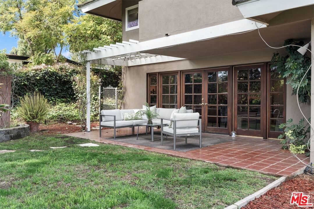 Palos Verdes Dr N photo 52