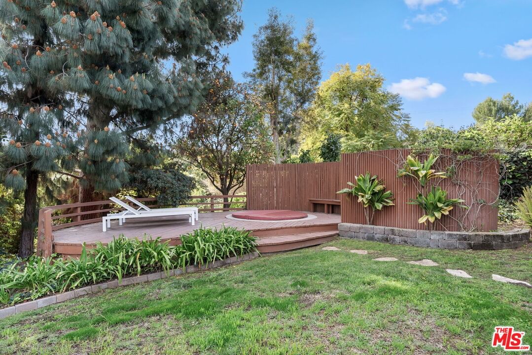 Palos Verdes Dr N photo 53