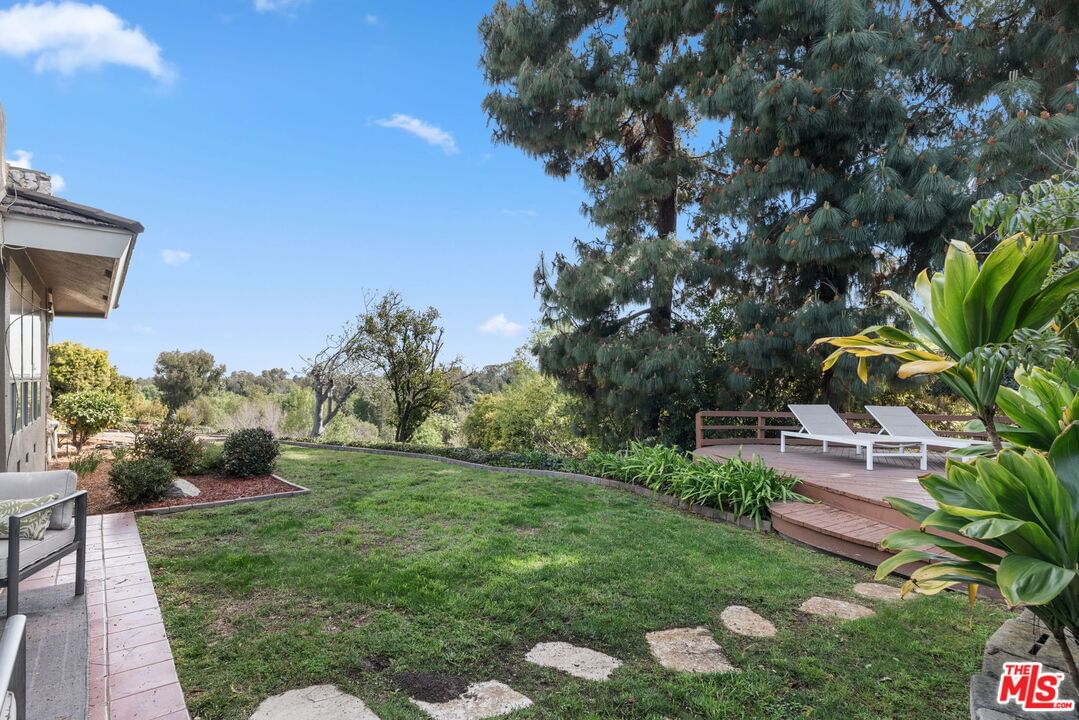 Palos Verdes Dr N photo 54