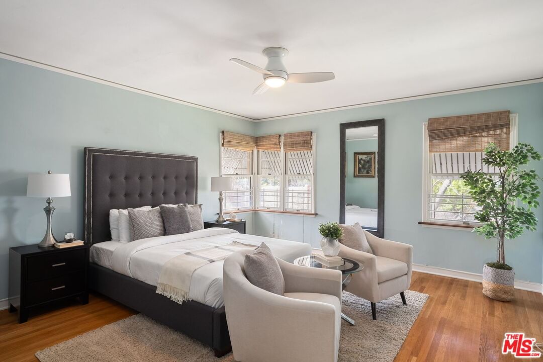 Friends photo 42