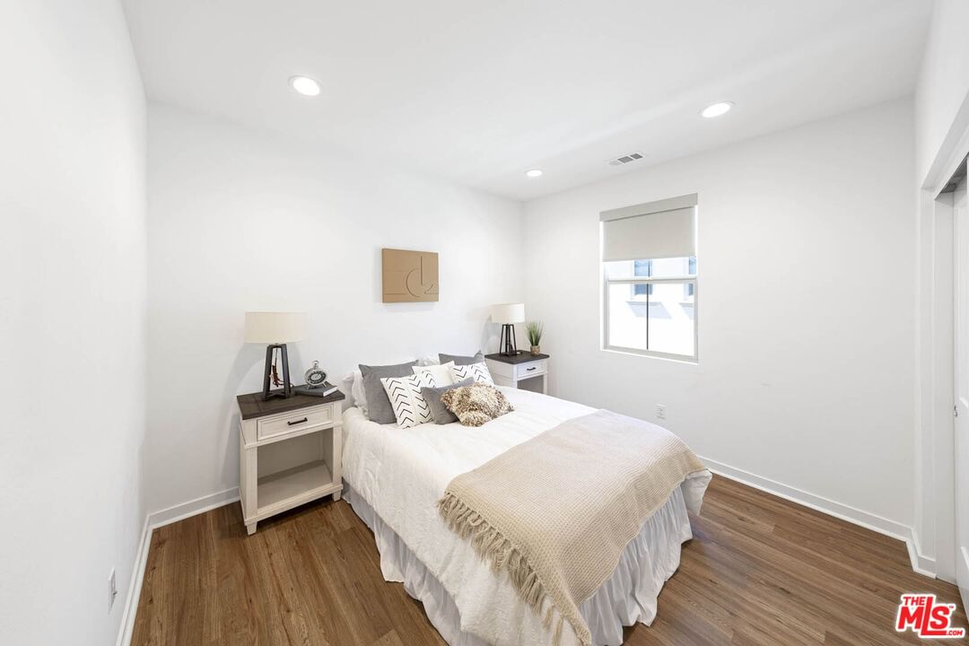 Magnolia photo 23