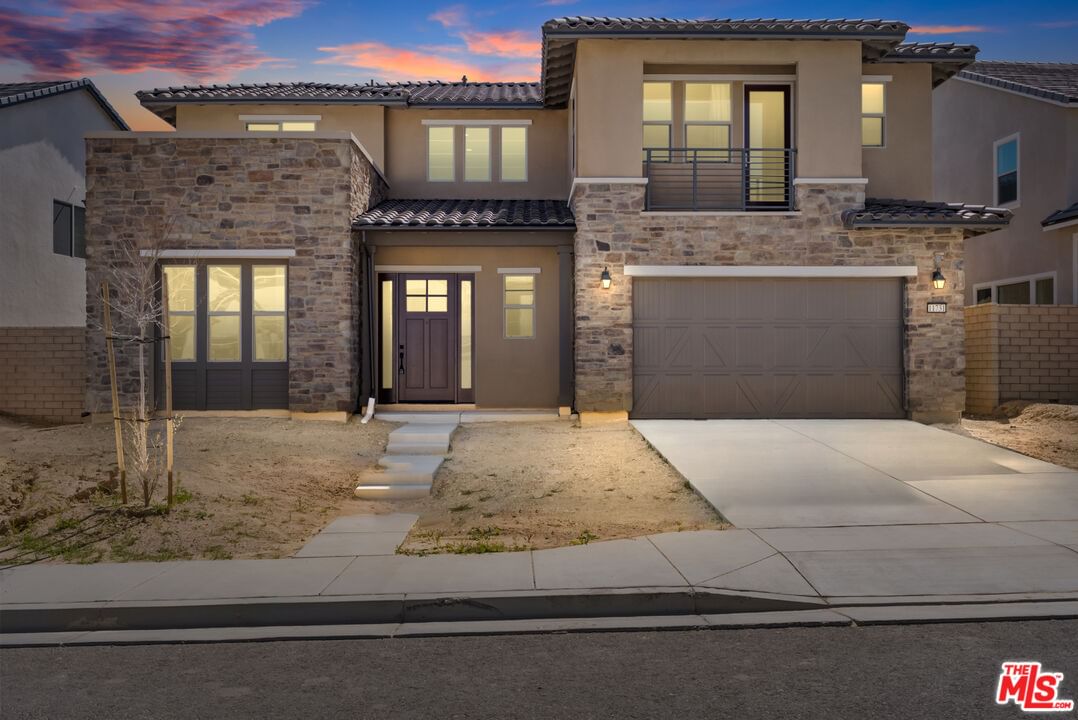 Canoga photo 1
