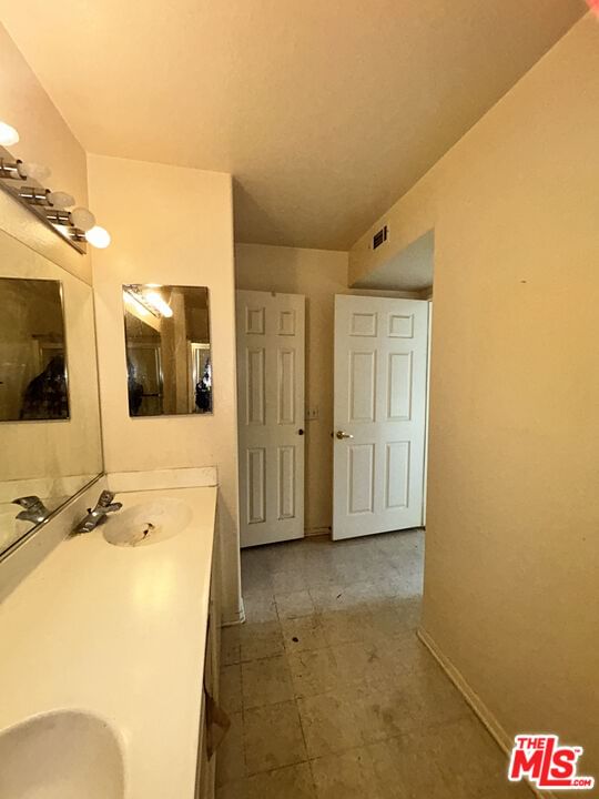 Baycrest photo 52