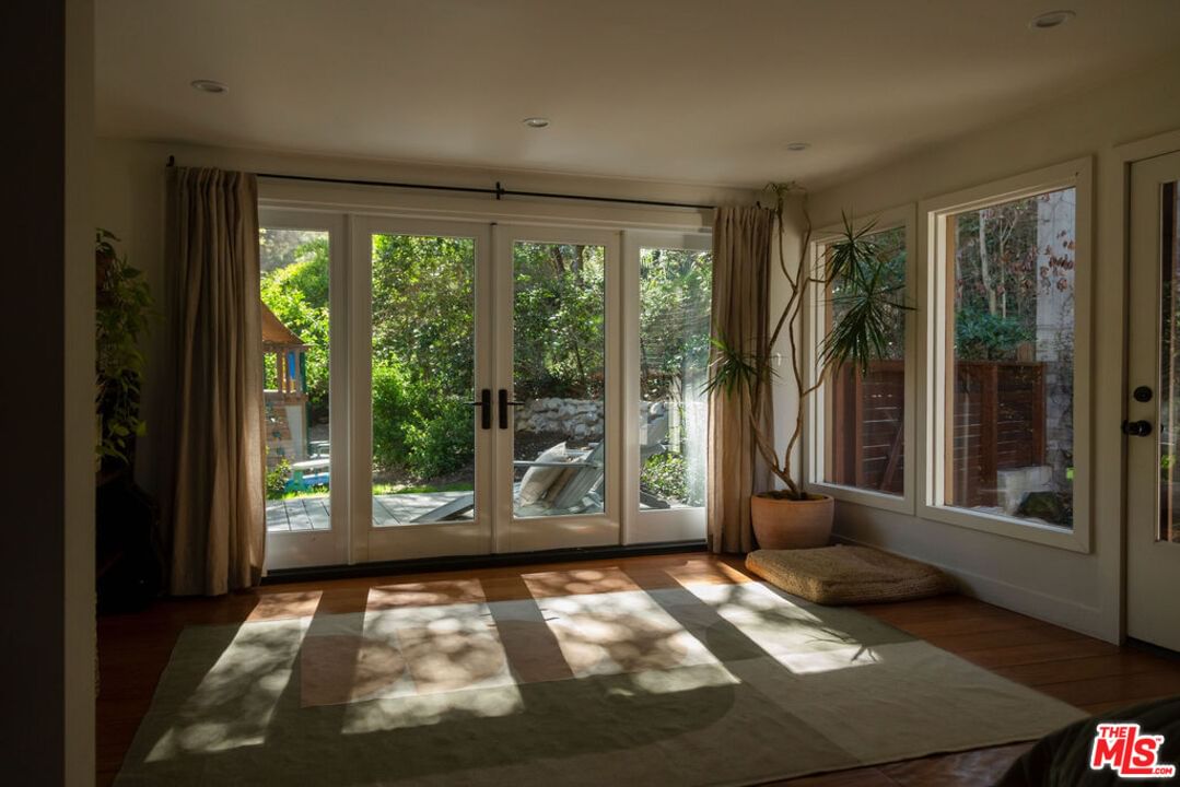Oakwood photo 28