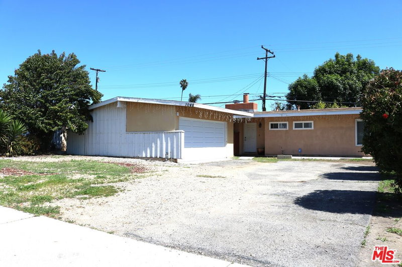 1048 Benson Ave