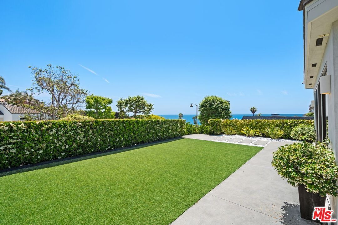 Malibu Country photo 28