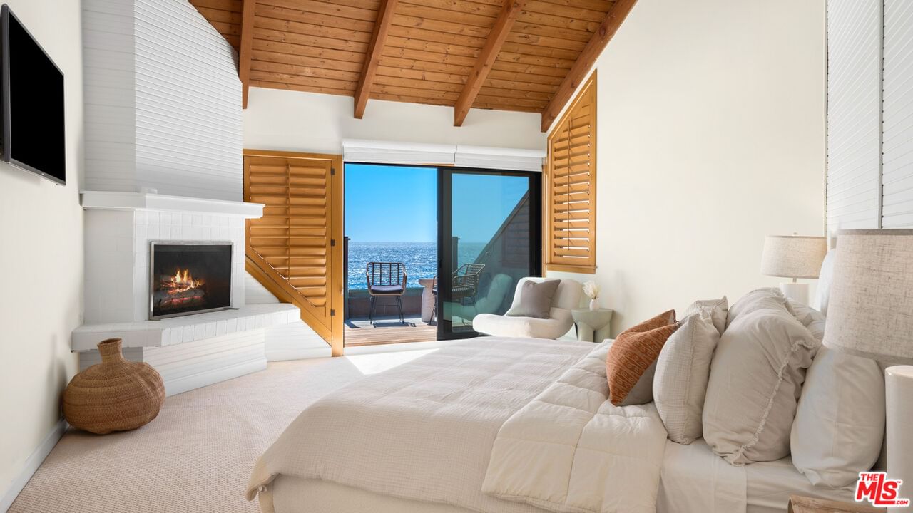 Malibu photo 19