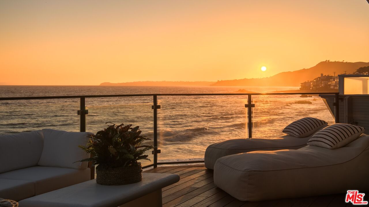 Malibu photo 33