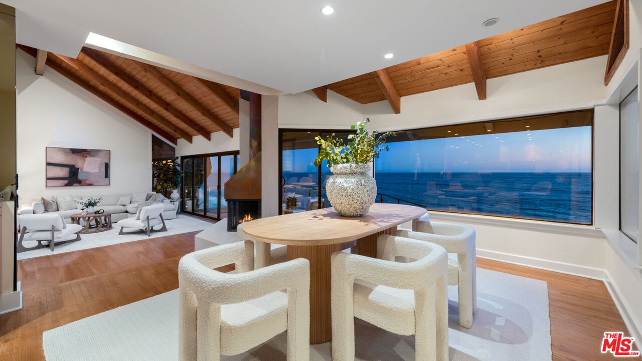 Malibu photo 41