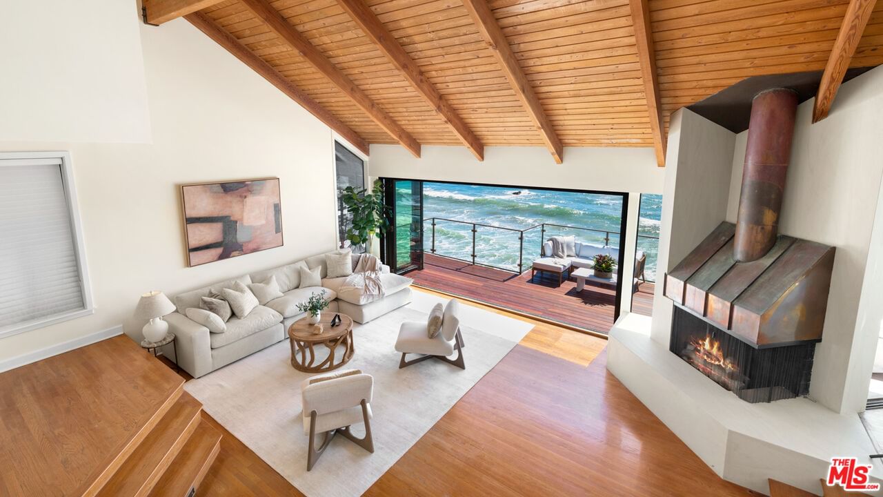 Malibu photo 6