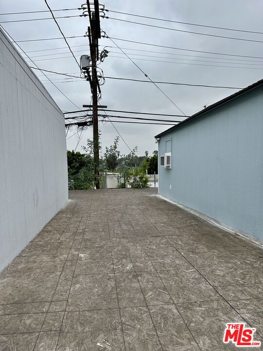 Side photo 12