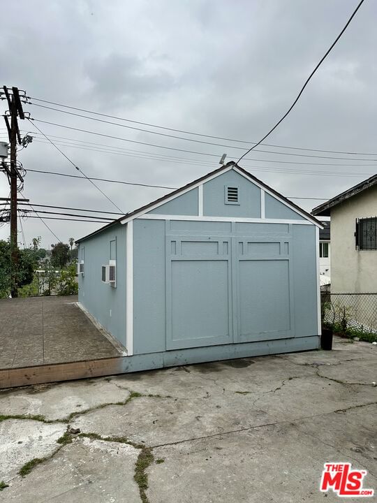 Side photo 13