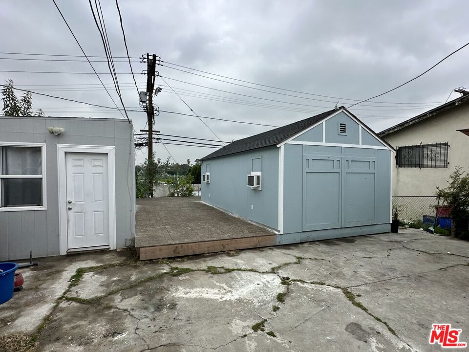 Side photo 14