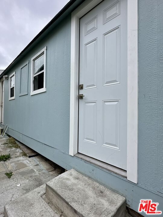 Side photo 16