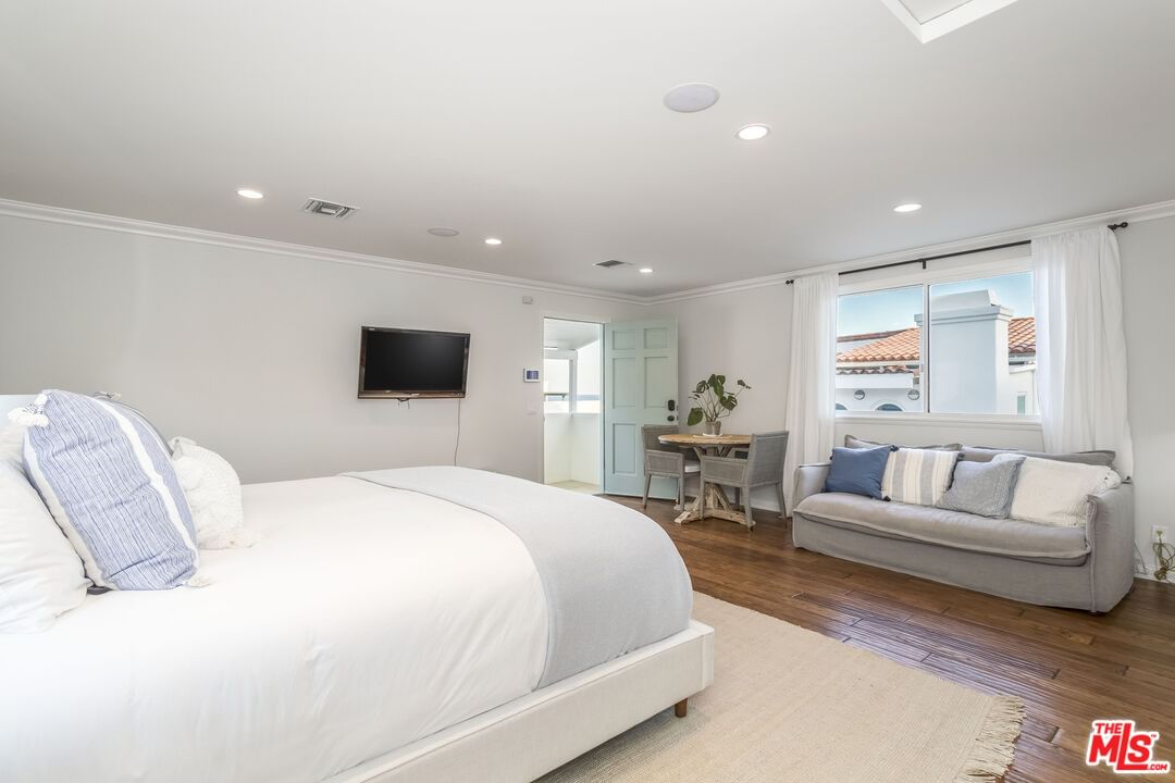 Broad Beach photo 40