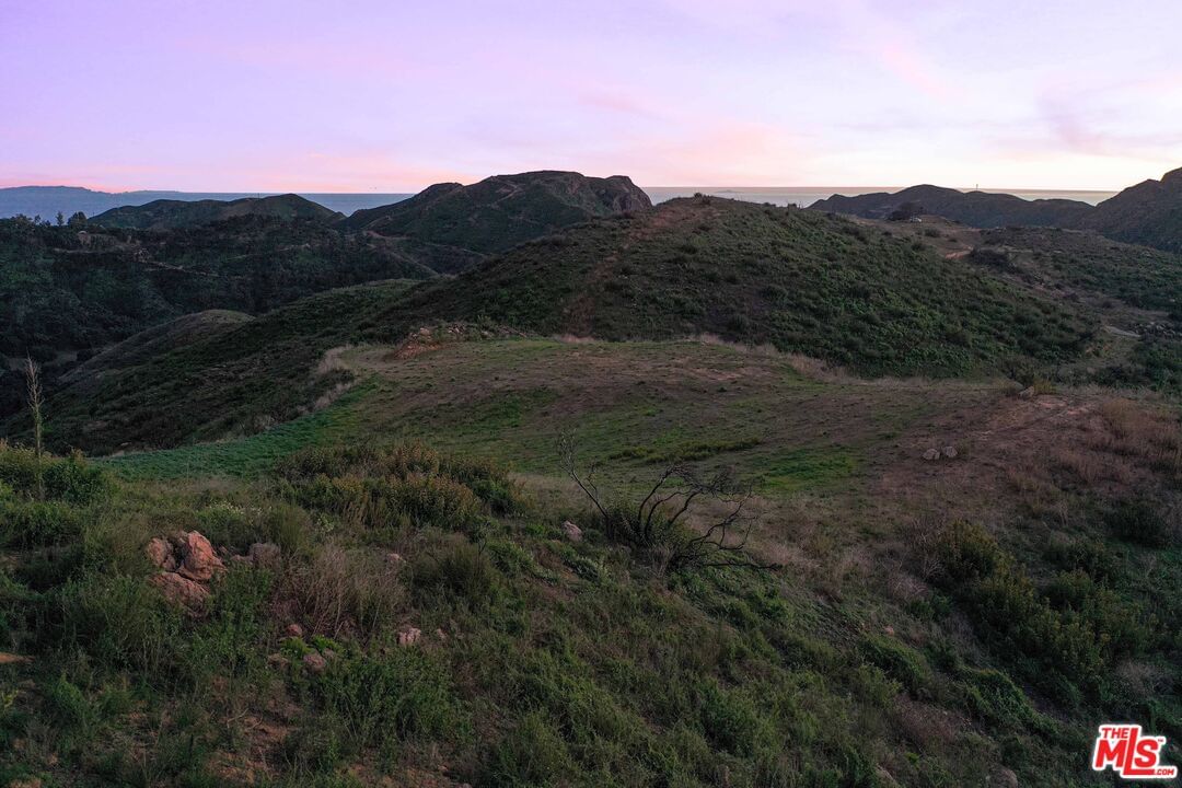 Kanan Dume Rd photo 8