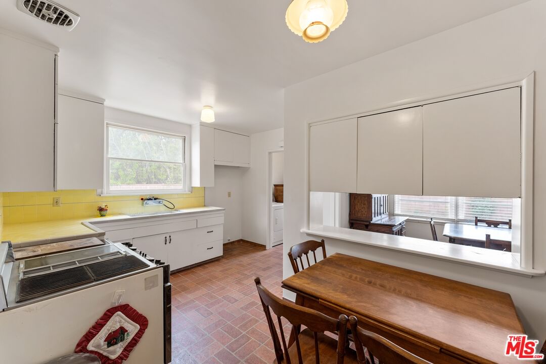 Baltar photo 13