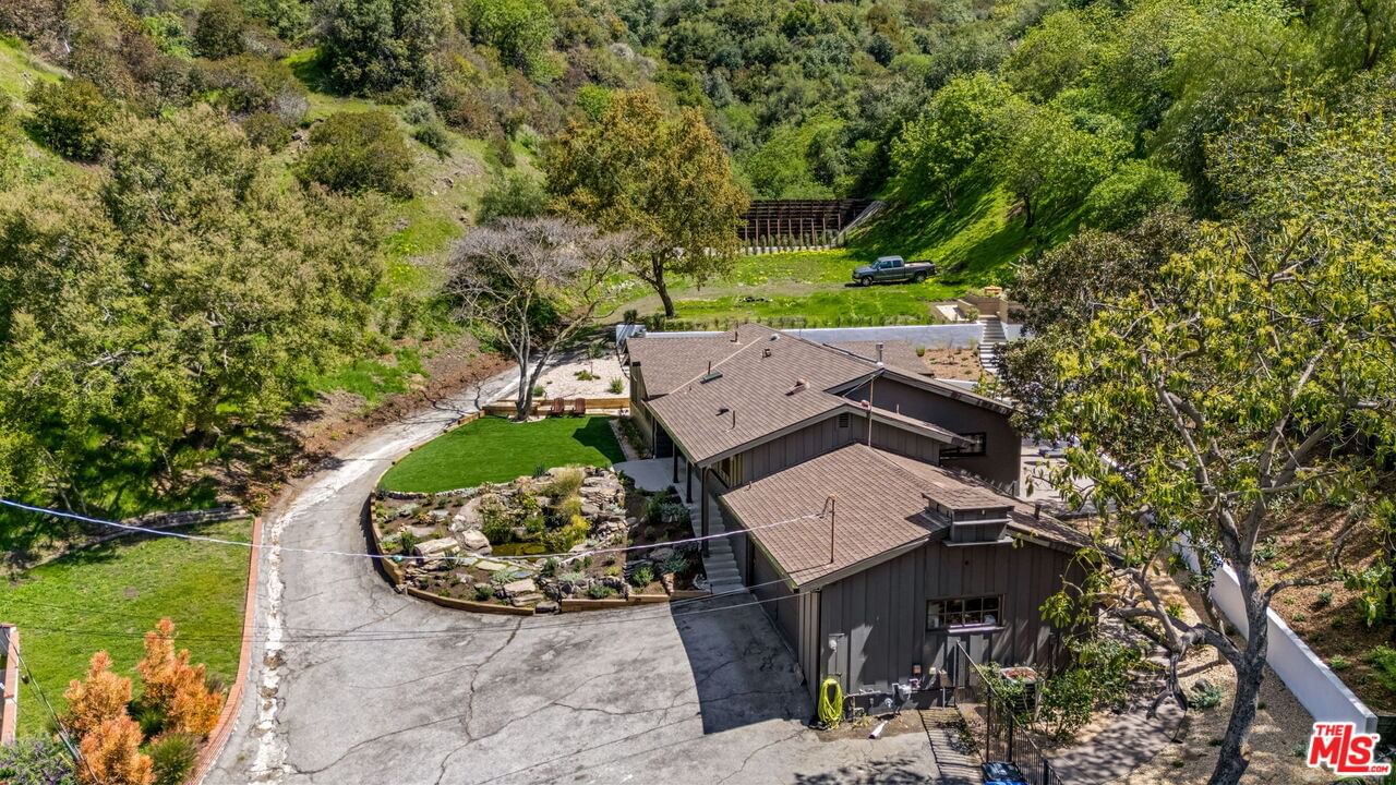 Mandeville Canyon photo 22