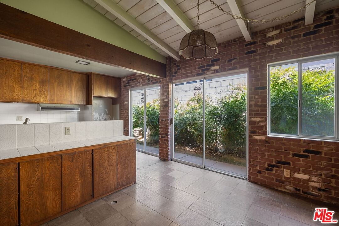 Encino photo 11