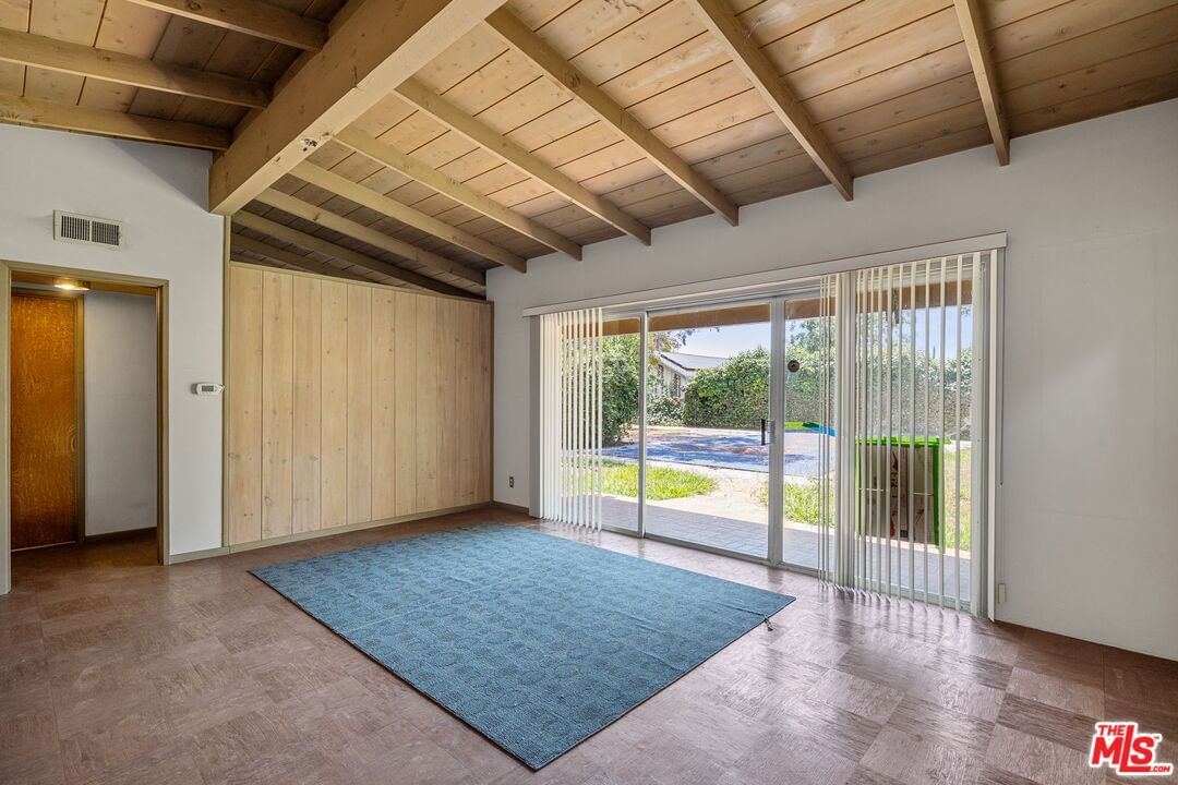 Encino photo 12