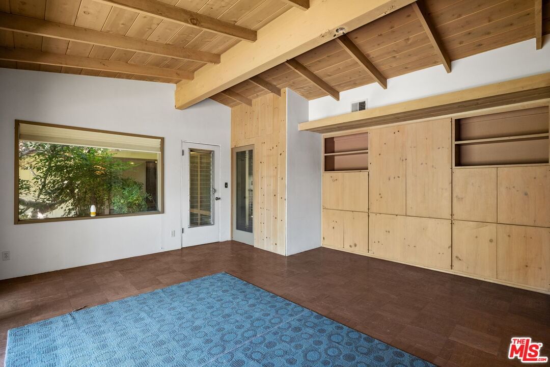 Encino photo 13