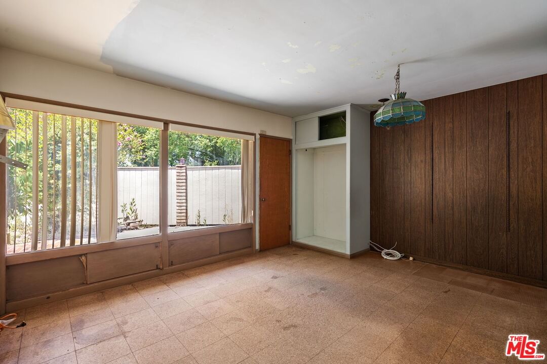 Encino photo 14