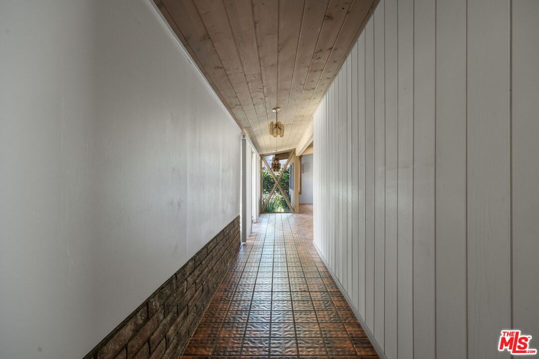 Encino photo 20