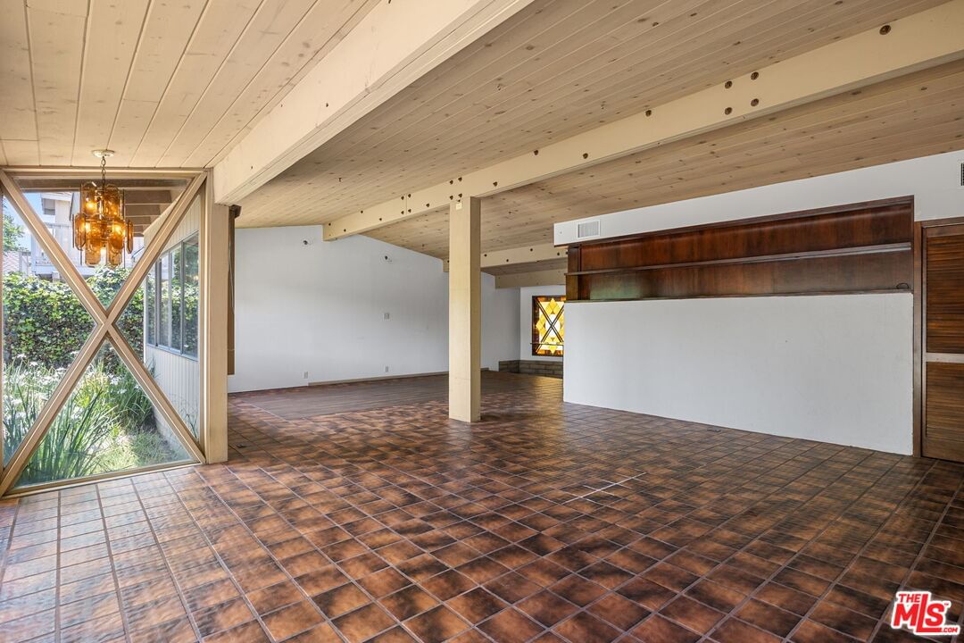 Encino photo 21