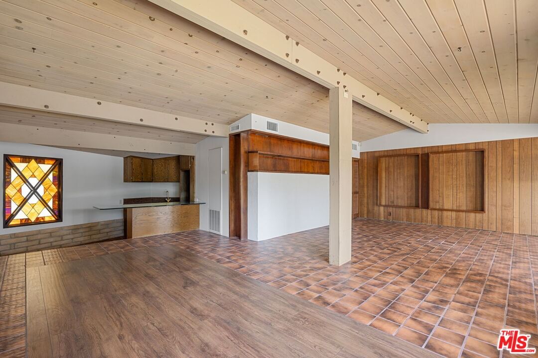 Encino photo 23