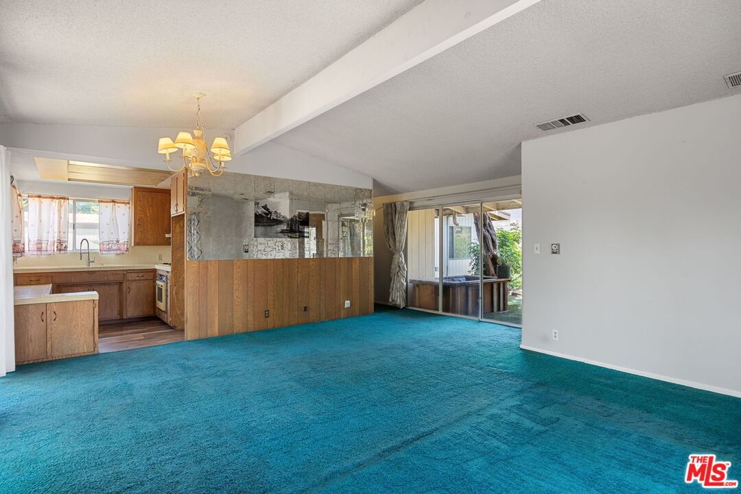 Encino photo 30