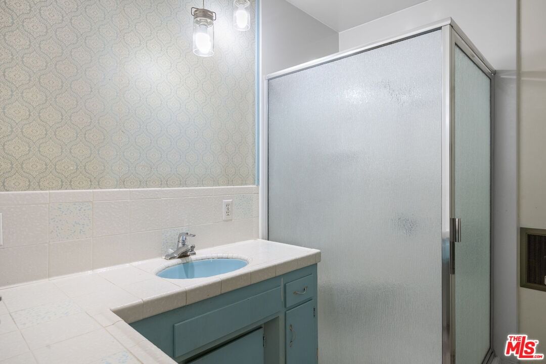 Encino photo 33