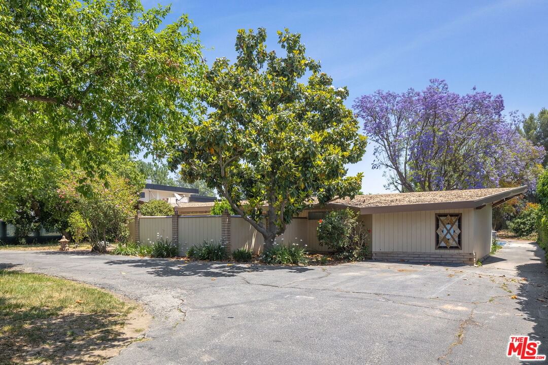 Encino photo 56