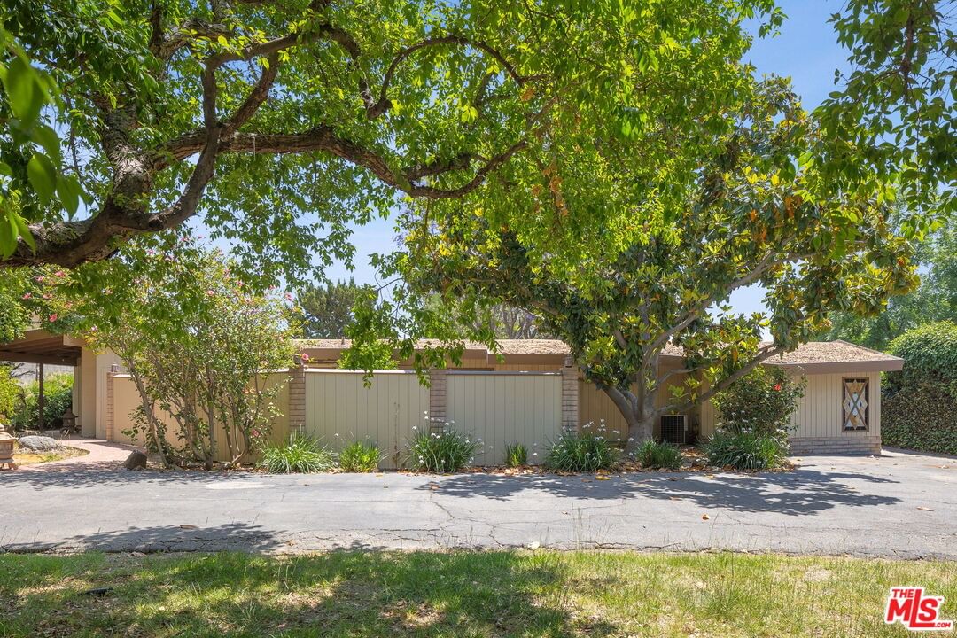 Encino photo 57