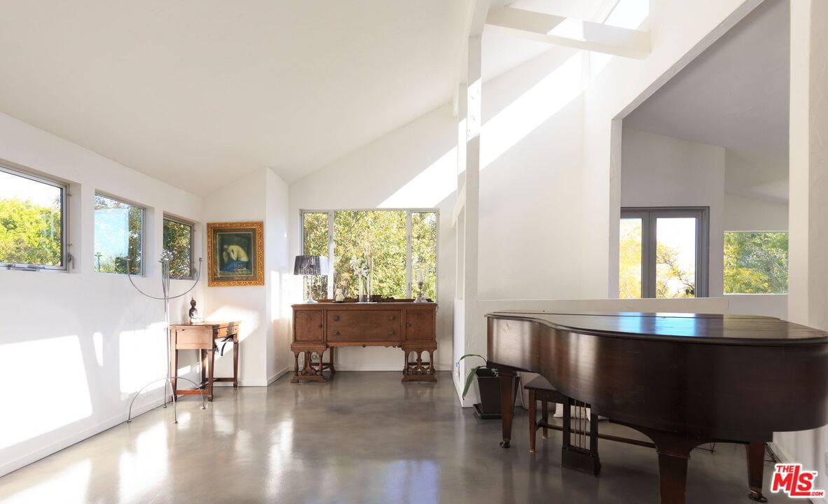 Valley Vista photo 15