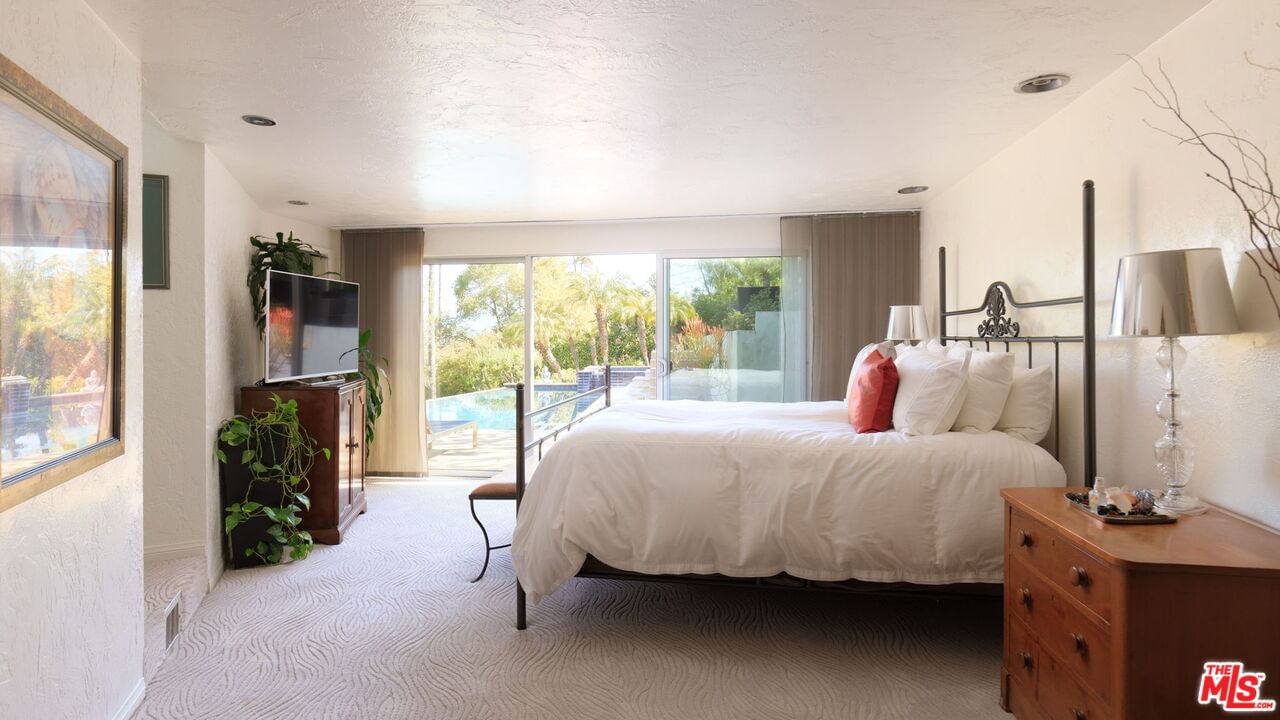 Valley Vista photo 28