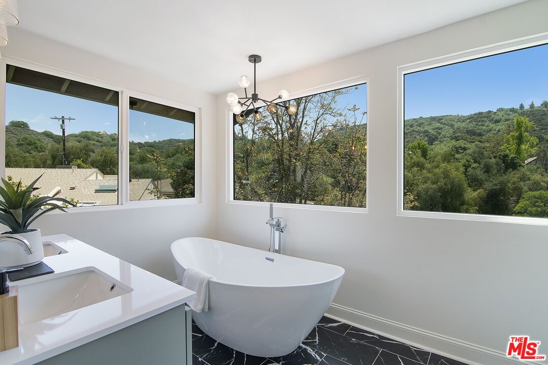 Escondido photo 22