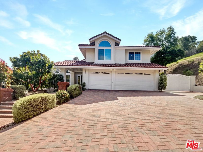 698 Lynnmere Dr