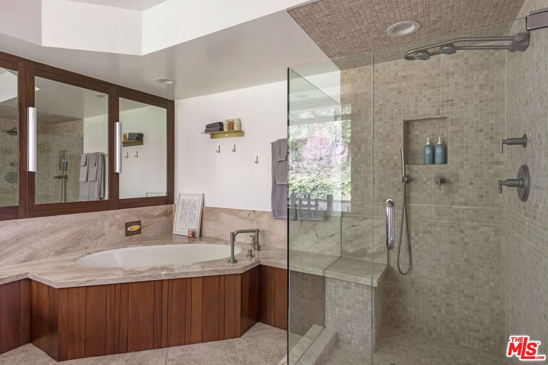 Villa Heights photo 25