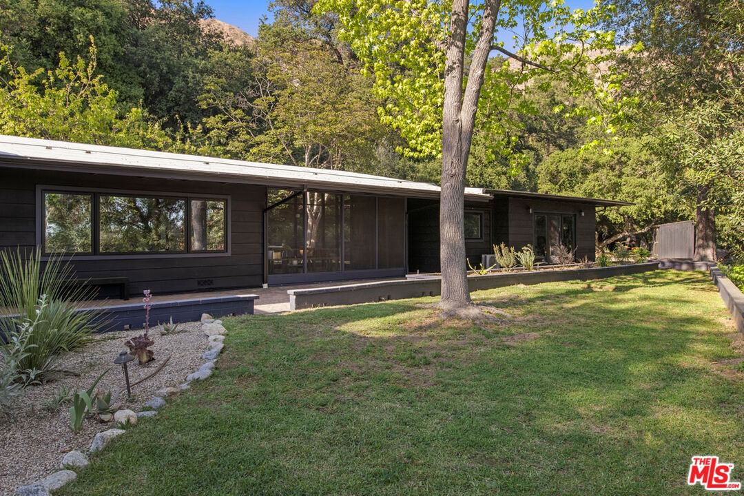 Villa Heights photo 38